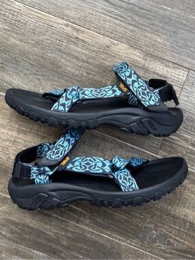 Teva Women's Sandals Blue Patterned Straps Teva Hurricane 4 Celtic Aqua, sz 9